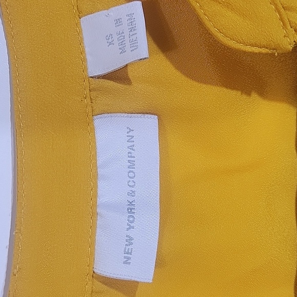 New York & Company V-Neck blouse - Picture 2 of 8